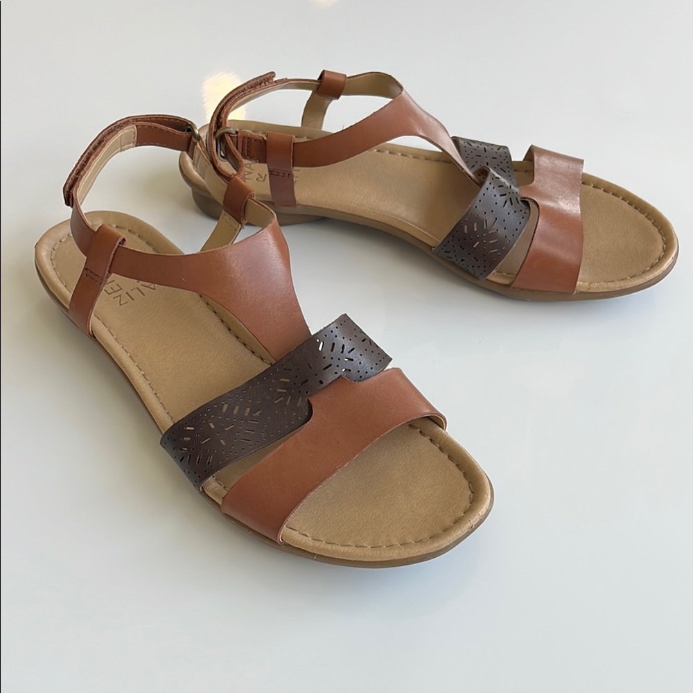Naturalizer Brown Sandals with Ankle Straps and Leather Finish